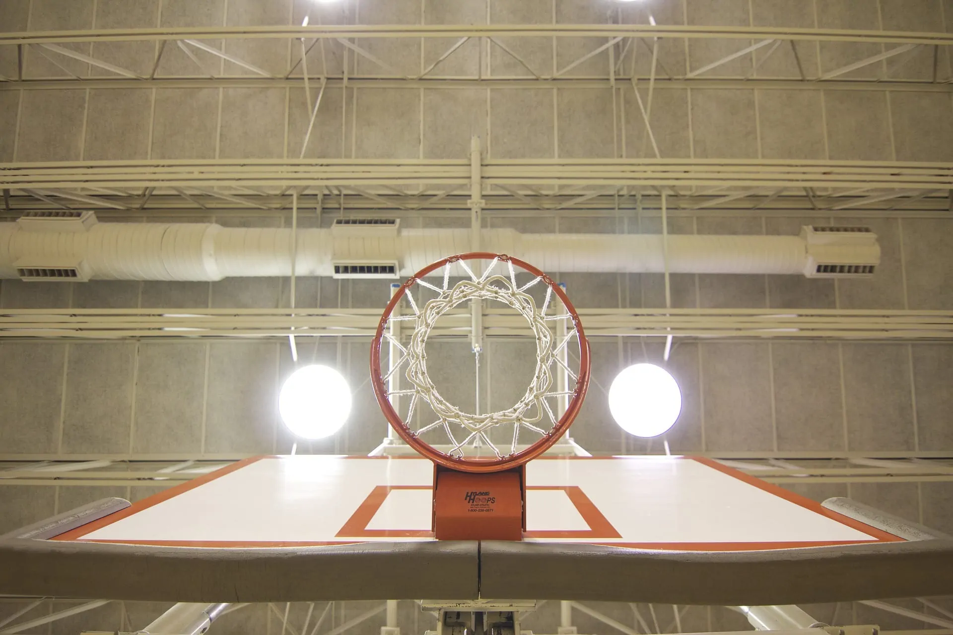 What Gyms Have a Basketball Court