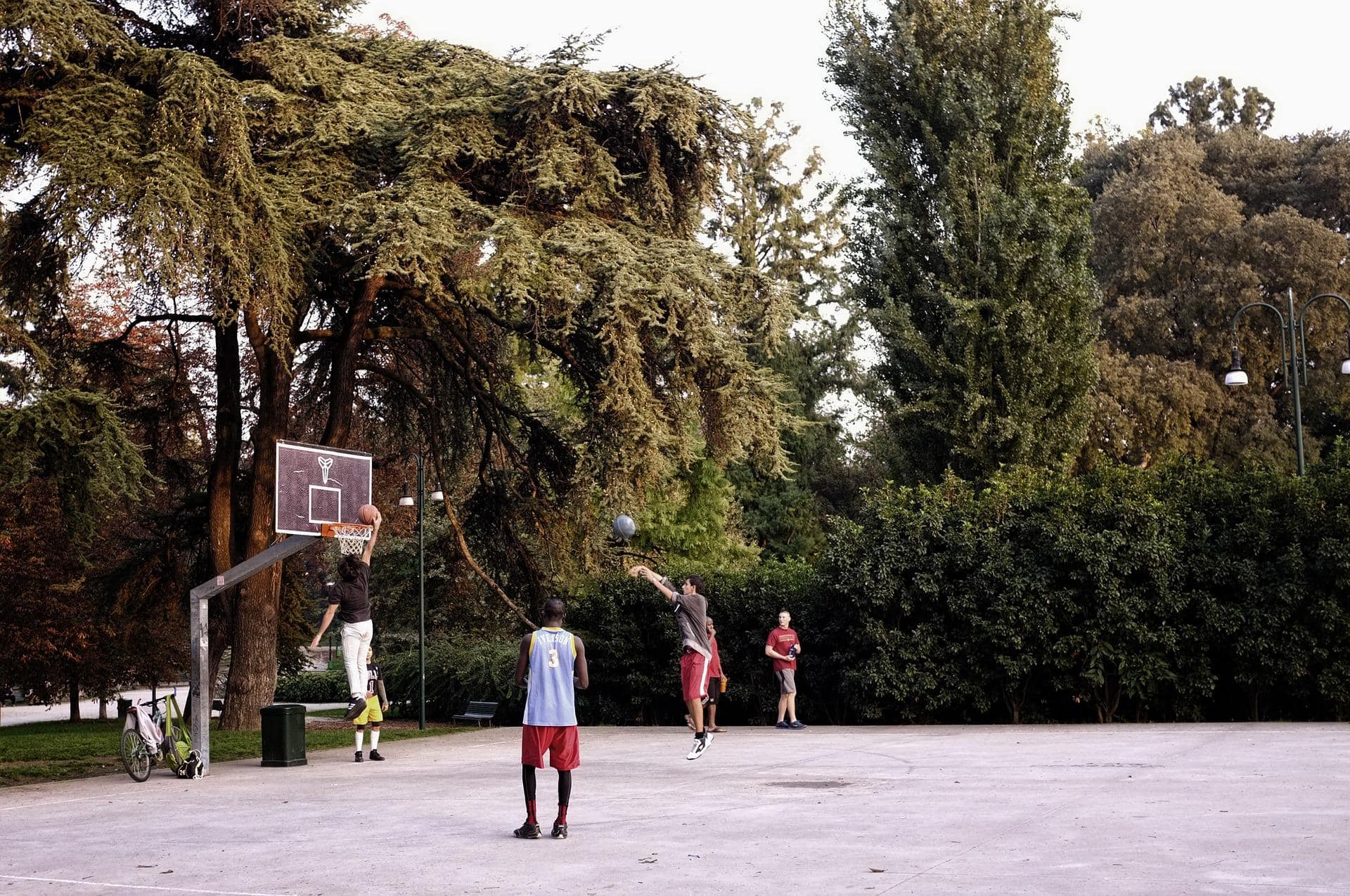 How To Play Shooting Guard In Basketball Hoops Addict how-to-play-shooting-guard-in-basketball-hoops-addict