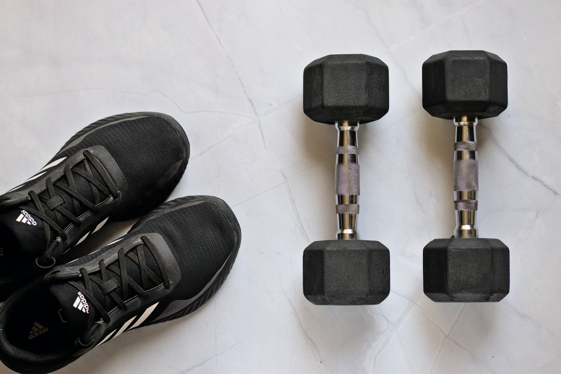 can i wear basketball shoes to the gym